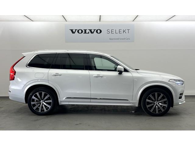 ＸＣ９０ アルティメット　Ｂ６　ＡＷＤ　２０２３年モデル　Ｇｏｏｇｌｅ　ＨＡＲＭＡＮ　ＫＡＲＤＯＮ　３列シート　オレフォスクリスタルシフトノブ　サンルーフ　前後シートヒーター　ワイヤレス充電　ウッドパネル　純正２０インチアルミホイール（5枚目）