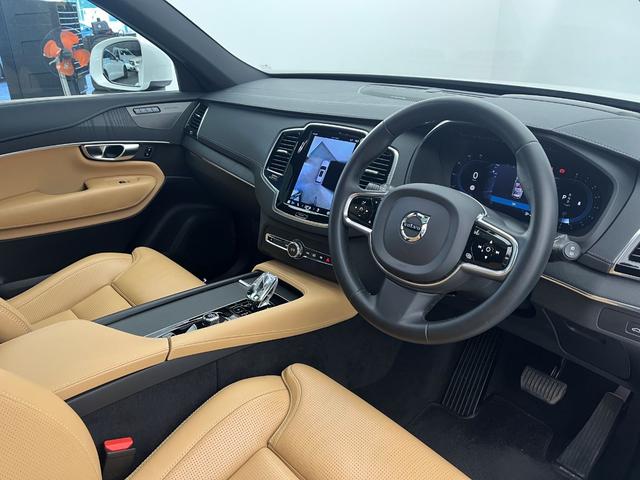 ＸＣ９０ アルティメット　Ｂ６　ＡＷＤ　２０２３年モデル　Ｇｏｏｇｌｅ　ＨＡＲＭＡＮ　ＫＡＲＤＯＮ　３列シート　オレフォスクリスタルシフトノブ　サンルーフ　前後シートヒーター　ワイヤレス充電　ウッドパネル　純正２０インチアルミホイール（12枚目）