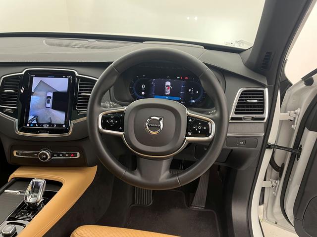 ＸＣ９０ アルティメット　Ｂ６　ＡＷＤ　２０２３年モデル　Ｇｏｏｇｌｅ　ＨＡＲＭＡＮ　ＫＡＲＤＯＮ　３列シート　オレフォスクリスタルシフトノブ　サンルーフ　前後シートヒーター　ワイヤレス充電　ウッドパネル　純正２０インチアルミホイール（13枚目）
