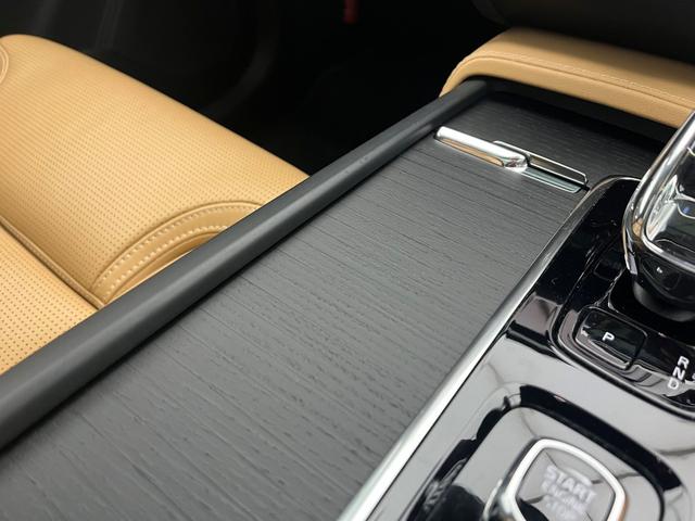 ＸＣ９０ アルティメット　Ｂ６　ＡＷＤ　２０２３年モデル　Ｇｏｏｇｌｅ　ＨＡＲＭＡＮ　ＫＡＲＤＯＮ　３列シート　オレフォスクリスタルシフトノブ　サンルーフ　前後シートヒーター　ワイヤレス充電　ウッドパネル　純正２０インチアルミホイール（22枚目）