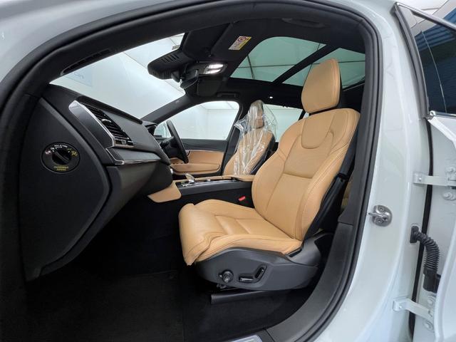 ＸＣ９０ アルティメット　Ｂ６　ＡＷＤ　２０２３年モデル　Ｇｏｏｇｌｅ　ＨＡＲＭＡＮ　ＫＡＲＤＯＮ　３列シート　オレフォスクリスタルシフトノブ　サンルーフ　前後シートヒーター　ワイヤレス充電　ウッドパネル　純正２０インチアルミホイール（30枚目）