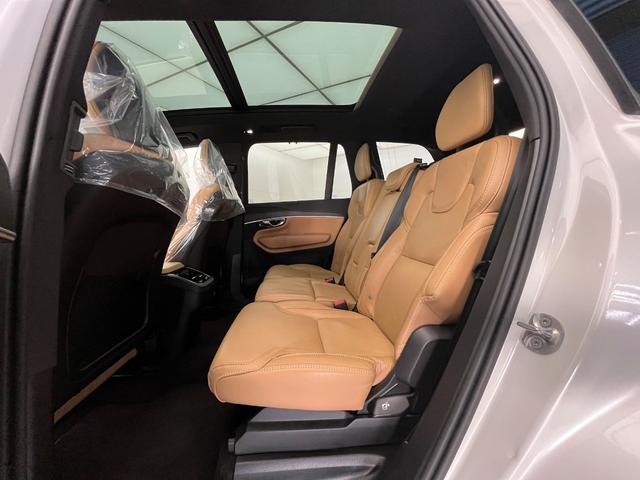 ＸＣ９０ アルティメット　Ｂ６　ＡＷＤ　２０２３年モデル　Ｇｏｏｇｌｅ　ＨＡＲＭＡＮ　ＫＡＲＤＯＮ　３列シート　オレフォスクリスタルシフトノブ　サンルーフ　前後シートヒーター　ワイヤレス充電　ウッドパネル　純正２０インチアルミホイール（32枚目）