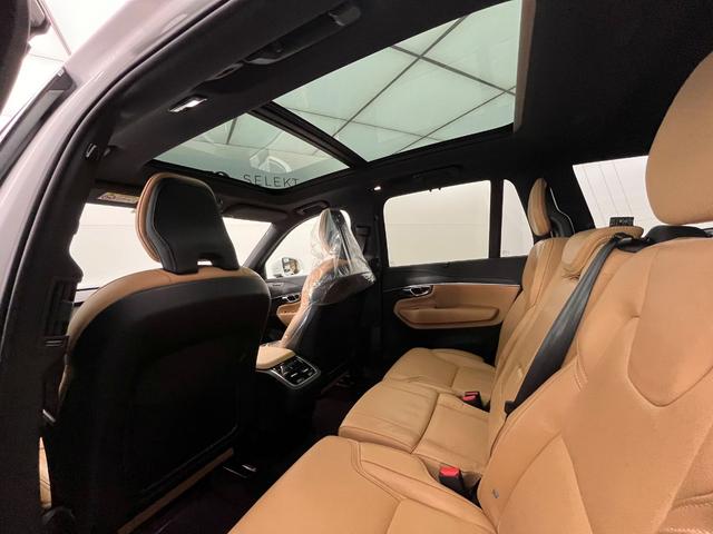 ＸＣ９０ アルティメット　Ｂ６　ＡＷＤ　２０２３年モデル　Ｇｏｏｇｌｅ　ＨＡＲＭＡＮ　ＫＡＲＤＯＮ　３列シート　オレフォスクリスタルシフトノブ　サンルーフ　前後シートヒーター　ワイヤレス充電　ウッドパネル　純正２０インチアルミホイール（34枚目）