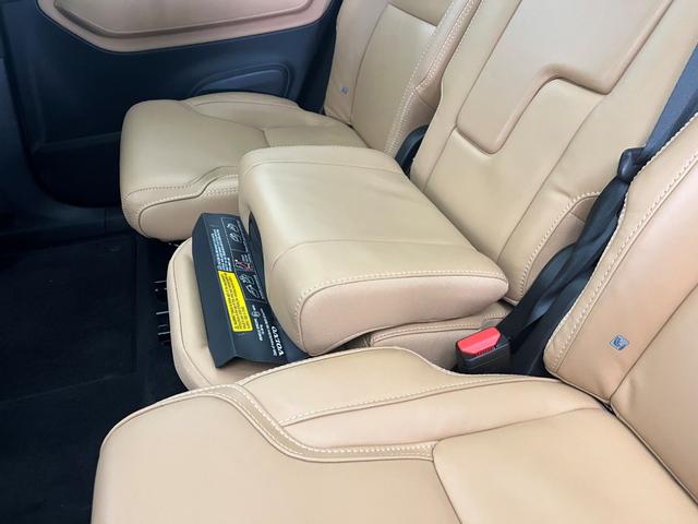 ＸＣ９０ アルティメット　Ｂ６　ＡＷＤ　２０２３年モデル　Ｇｏｏｇｌｅ　ＨＡＲＭＡＮ　ＫＡＲＤＯＮ　３列シート　オレフォスクリスタルシフトノブ　サンルーフ　前後シートヒーター　ワイヤレス充電　ウッドパネル　純正２０インチアルミホイール（36枚目）