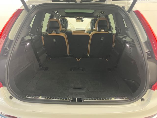 ＸＣ９０ アルティメット　Ｂ６　ＡＷＤ　２０２３年モデル　Ｇｏｏｇｌｅ　ＨＡＲＭＡＮ　ＫＡＲＤＯＮ　３列シート　オレフォスクリスタルシフトノブ　サンルーフ　前後シートヒーター　ワイヤレス充電　ウッドパネル　純正２０インチアルミホイール（43枚目）