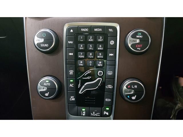 V40 T3 クラシックエディション 2019年モデル 最終モデル HARMAN KARDON レザーシート ウッドパネル サンルーフ Bluetooth 純正前後ドラレコ(16枚目)