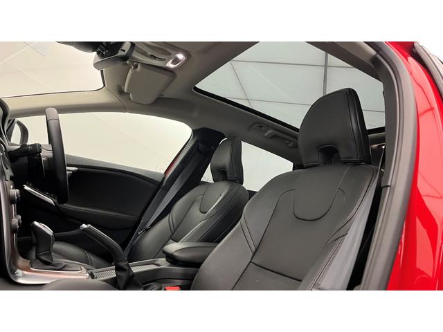 V40 T3 クラシックエディション 2019年モデル 最終モデル HARMAN KARDON レザーシート ウッドパネル サンルーフ Bluetooth 純正前後ドラレコ(23枚目)