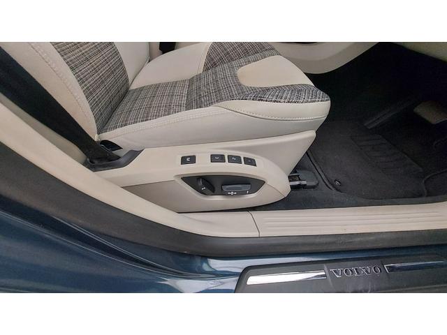 V40 クロスカントリー T5 AWD モメンタム 2018年モデル 純正オプション19インチアルミホイール シティウィーブシート 運転席パワーシート 純正前後ドラレコ(20枚目)