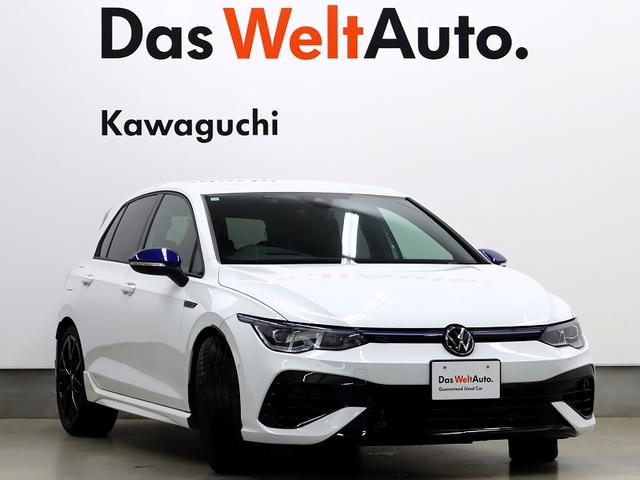 ゴルフＲ ２０イヤーズ　認定中古車　Ｖｏｌｋｓｗａｇｅｎメーカー社用車　限定車Ｇｏｌｆ　Ｒ　２０ｙｅａｒｓ　ピュアホワイト　ワンオーナー　禁煙車　ＤＣＣ　レザーシートパッケージ　純正ナビ　ＥＴＣ　ＬＥＤヘッドライト（3枚目）