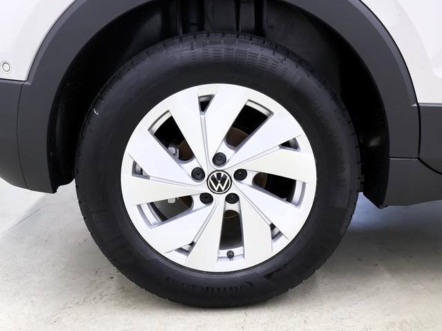 Ｔ－クロス ＴＳＩ　アクティブ　認定中古車　登録済み未使用車　ＴーＣｒｏｓｓ　ＴＳＩ　Ａｃｔｉｖｅ　セーフティーパッケージ　テクノロジーパッケージ　純正ナビ　ＥＴＣ　バックカメラ　ＬＥＤヘッドライト　メーカーオプションフル装備（7枚目）
