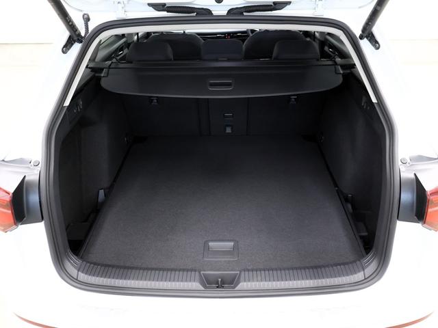 ゴルフヴァリアント ｅＴＳＩ　アクティブ　認定中古車Ｇｏｌｆ　Ｖａｒｉａｎｔ　ｅＴＳＩ　Ａｃｔｉｖｅ　ピュアホワイト　ワンオーナー　禁煙車　テクノロジーパッケージ　純正ナビ　バックカメラ　ＥＴＣ　ＬＥＤヘッドライト　純正前後ドライブレコーダー（11枚目）