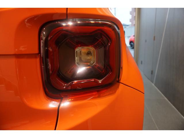 ジープ・レネゲード リミテッド　ＥＴＣ、革シート、ワンオーナー、アップルカープレー（13枚目）