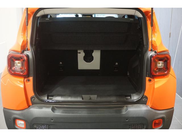 ジープ・レネゲード リミテッド　ＥＴＣ、革シート、ワンオーナー、アップルカープレー（14枚目）