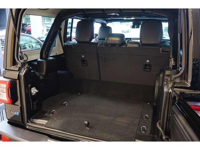 ジープ・ラングラーアンリミテッド４ｘｅ ルビコン４ｘｅ　４ＷＤ（32枚目）