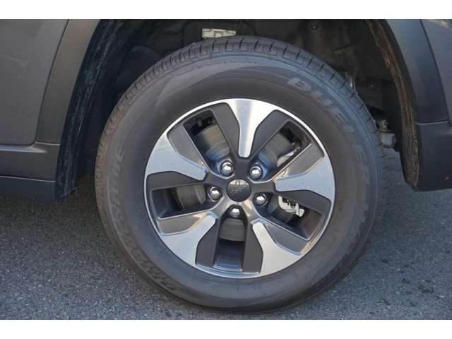 ジープ・グランドチェロキー４ｘｅ リミテッド　４ｘｅ　４ＷＤ　弊社デモカー・新車保証継承・Ｃａｒｐｌａｙ・ＥＴＣ（28枚目）