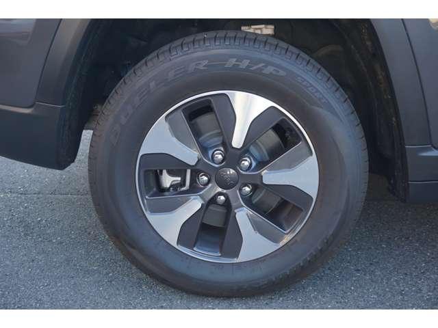 ジープ・グランドチェロキー４ｘｅ リミテッド　４ｘｅ　４ＷＤ　弊社デモカー・新車保証継承・Ｃａｒｐｌａｙ・ＥＴＣ（31枚目）