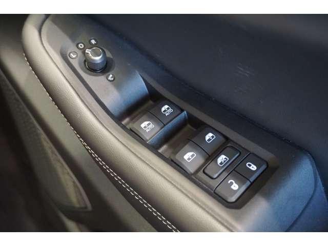 ジープ・グランドチェロキー４ｘｅ リミテッド　４ｘｅ　４ＷＤ　弊社デモカー・新車保証継承・Ｃａｒｐｌａｙ・ＥＴＣ（60枚目）