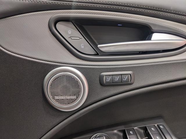 ステルヴィオ ２．２ターボ　ディーゼルＱ４ヴェローチェ　デモカー　新車保証継承　４ＷＤ　２１インチアルミホイール　デジタルクラスターメーター　アダプティブＬＥＤヘッドライト　レッドレザーシート（27枚目）