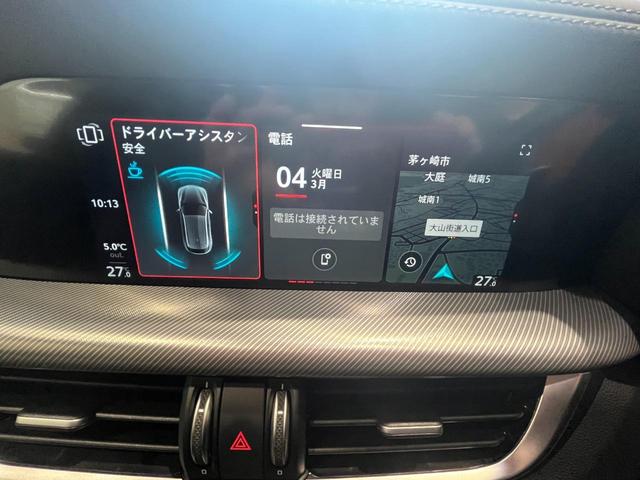 ステルヴィオ ２．２ターボ　ディーゼルＱ４ヴェローチェ　ＭＹ２０２３　１２．３インチデジタルクラスターメーター　８．８インチタッチパネルディスプレイ　Ｐｌｕｇ＆Ｐｌａｙ（ＡｐｐｌｅＣａｒＰｌａｙ＆ＡｎｄｒｏｉｄＡｕｔｏ）　２１インチアルミ　パドルシフト（25枚目）