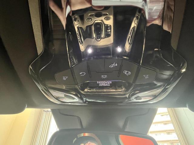 ステルヴィオ ２．２ターボ　ディーゼルＱ４ヴェローチェ　ＭＹ２０２３　１２．３インチデジタルクラスターメーター　８．８インチタッチパネルディスプレイ　Ｐｌｕｇ＆Ｐｌａｙ（ＡｐｐｌｅＣａｒＰｌａｙ＆ＡｎｄｒｏｉｄＡｕｔｏ）　２１インチアルミ　パドルシフト（34枚目）