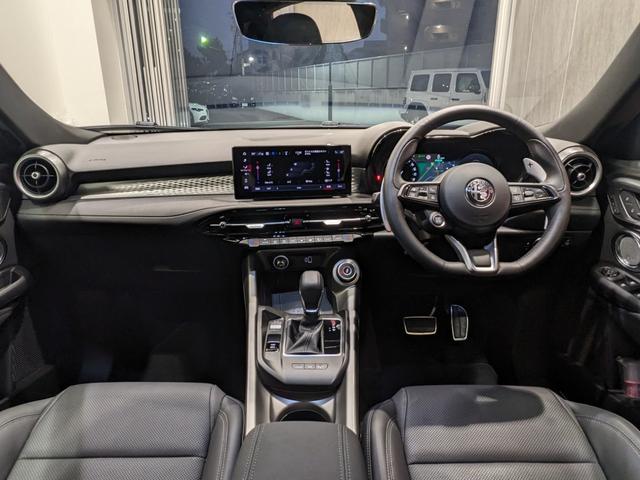 トナーレ プラグインハイブリッドQ4 ヴェローチェ 弊社デモ・社用運用車両 EV走行航続距離72kmPHEV 12.3インチフルデジタルクラスターメーター AppleCarPlay&AndroidAuto シートヒーター&クーラー(3枚目)