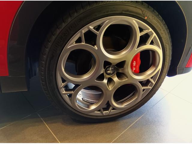 トナーレ プラグインハイブリッドQ4 ヴェローチェ 弊社デモ・社用運用車両 EV走行航続距離72kmPHEV 12.3インチフルデジタルクラスターメーター AppleCarPlay&AndroidAuto シートヒーター&クーラー(4枚目)