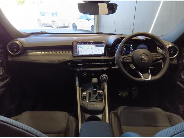 トナーレ プラグインハイブリッドQ4 ヴェローチェ デモ・社用車 EV航続走行距離72km PHEV 12.3インチフルデジタルクラスターメーター 10.25インチセンターディスプレイ シートヒーター&クーラー(3枚目)