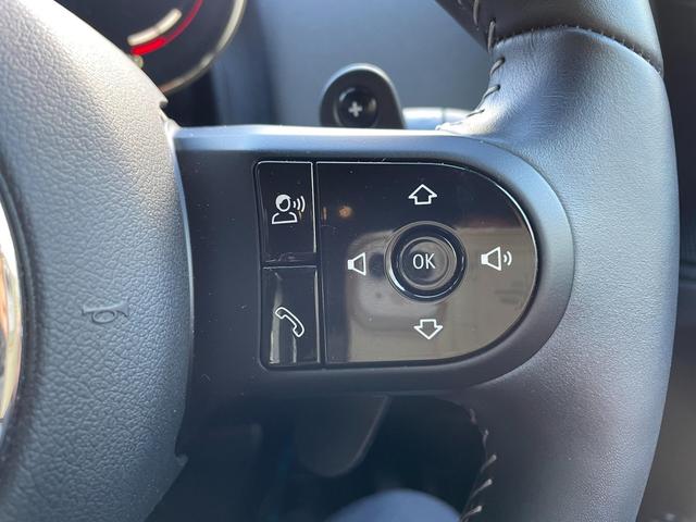 ジョンクーパーワークス　クロスオーバー　４ＷＤ　ＡｐｐｌｅＣａｒＰｌａｙ　ＨＵＤ　シートヒーター　アクティブＣ　ＥＴＣ　ミュージックプレイヤー接続可　スマートキー　バックカメラ(25枚目)