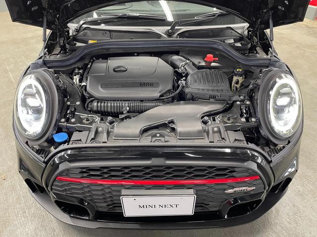 ＭＩＮＩ ジョンクーパーワークス　３ドア　ＡＣＣ　ＨＵＤ　認定中古車　純正ナビ　ミュージックプレイヤー接続可　ＥＴＣ　アダプティブクルーズコントロール　障害物センサー　シートヒーター　アイドリングストップ　パーキングアシスト（47枚目）