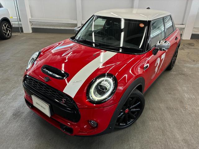 ＭＩＮＩ クーパーＳ　パディ・ホプカーク・エディション　５ドア　ＤＣＴ　特別仕様車　純正ナビ　アクティブクルーズ　バックカメラ　パーキングアシスト　ドライビングモード（5枚目）