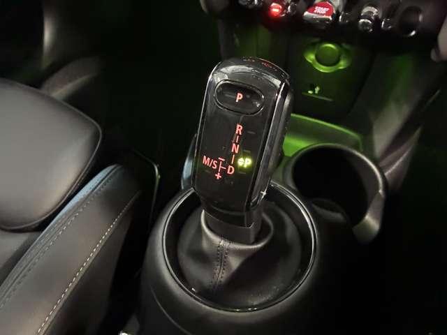 ＭＩＮＩ クーパーＤ　５ドア　ＤＣＴ　純正ナビ　衝突軽減ブレーキ（21枚目）