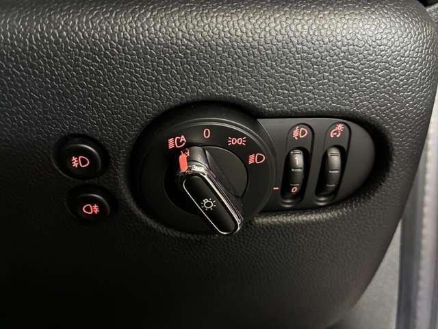 ＭＩＮＩ クーパーＤ　５ドア　ＤＣＴ　純正ナビ　衝突軽減ブレーキ（28枚目）