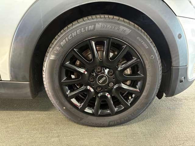 ＭＩＮＩ クーパーＤ　５ドア　ＤＣＴ　純正ナビ　衝突軽減ブレーキ（30枚目）