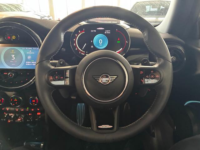 ＭＩＮＩ ジョンクーパーワークス　３ドア　ＡｐｐｌｅＣａｒＰｌａｙ　アクティブクルーズ　ヘッドアップディスプレイ　シートヒーター　パーキングアシスト　ドライビングモード（16枚目）