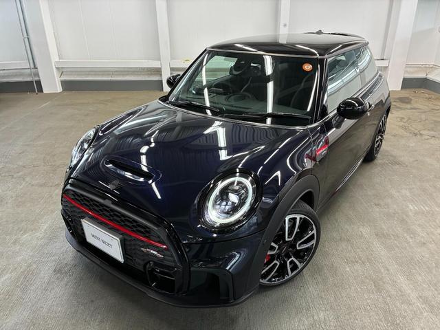 ＭＩＮＩ ジョンクーパーワークス　３ドア　ＡｐｐｌｅＣａｒＰｌａｙ　アクティブクルーズ　ヘッドアップディスプレイ　シートヒーター　パーキングアシスト　ドライビングモード（5枚目）