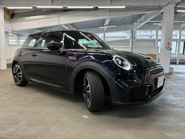 ＭＩＮＩ ジョンクーパーワークス　３ドア　ＡｐｐｌｅＣａｒＰｌａｙ　アクティブクルーズ　ヘッドアップディスプレイ　シートヒーター　パーキングアシスト　ドライビングモード（6枚目）
