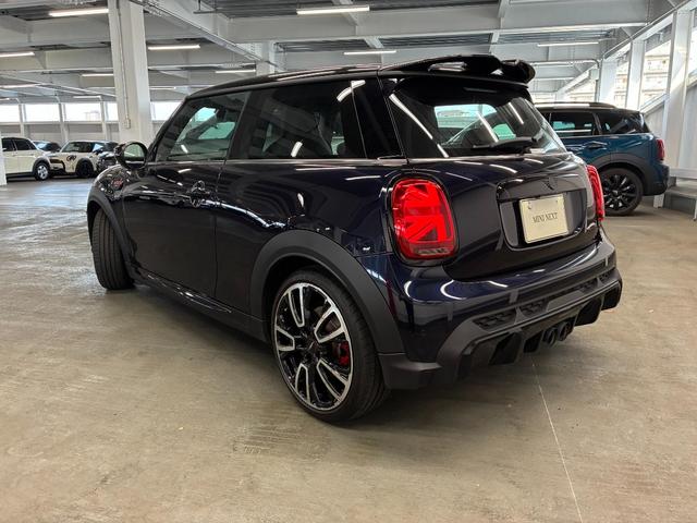 ＭＩＮＩ ジョンクーパーワークス　３ドア　ＡｐｐｌｅＣａｒＰｌａｙ　アクティブクルーズ　ヘッドアップディスプレイ　シートヒーター　パーキングアシスト　ドライビングモード（8枚目）