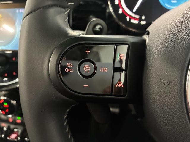 ＭＩＮＩ ジョンクーパーワークス　３ドア　ＡｐｐｌｅＣａｒＰｌａｙ　アクティブクルーズ　ヘッドアップディスプレイ　シートヒーター　パーキングアシスト　ドライビングモード（15枚目）