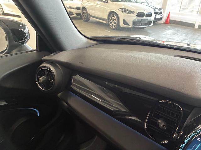 ＭＩＮＩ ジョンクーパーワークス　３ドア　ＡｐｐｌｅＣａｒＰｌａｙ　アクティブクルーズ　ヘッドアップディスプレイ　シートヒーター　パーキングアシスト　ドライビングモード（21枚目）