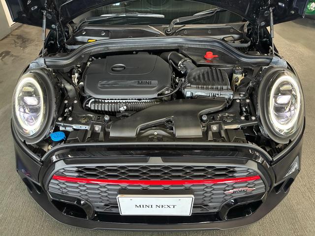ＭＩＮＩ ジョンクーパーワークス　３ドア　ＡｐｐｌｅＣａｒＰｌａｙ　アクティブクルーズ　ヘッドアップディスプレイ　シートヒーター　パーキングアシスト　ドライビングモード（33枚目）