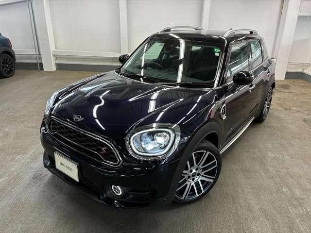 MINI クーパーSD クロスオーバー オール4 4WD Yoursパッケージ 本革シート 電動シート アクティブクルーズ パドルシフト 専用19インチホイール(5枚目)