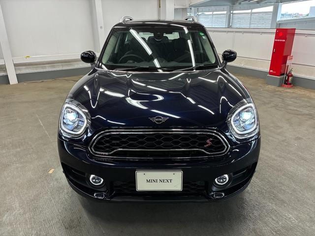 MINI クーパーSD クロスオーバー オール4 4WD Yoursパッケージ 本革シート 電動シート アクティブクルーズ パドルシフト 専用19インチホイール(6枚目)