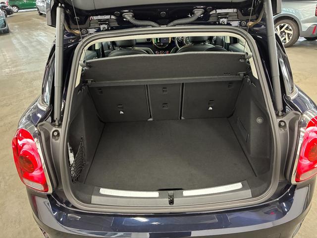 MINI クーパーSD クロスオーバー オール4 4WD Yoursパッケージ 本革シート 電動シート アクティブクルーズ パドルシフト 専用19インチホイール(13枚目)