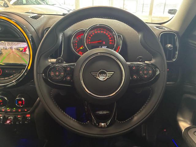 MINI クーパーSD クロスオーバー オール4 4WD Yoursパッケージ 本革シート 電動シート アクティブクルーズ パドルシフト 専用19インチホイール(21枚目)