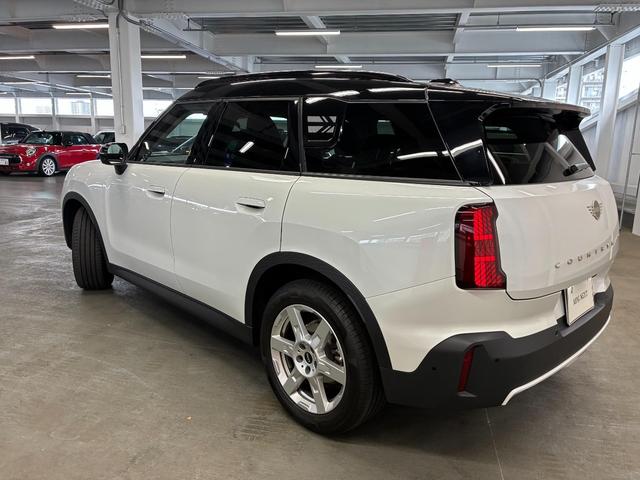 ＭＩＮＩ カントリーマン　Ｃ　ＤＣＴ　元試乗車　Ｍパッケージ　電動シート　ｈａｒｍａｎ／ｋａｒｄｏｎ（6枚目）