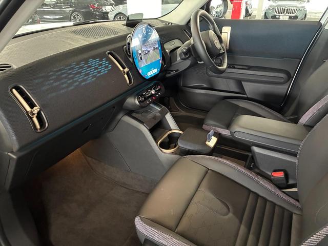 ＭＩＮＩ カントリーマン　Ｃ　ＤＣＴ　元試乗車　Ｍパッケージ　電動シート　ｈａｒｍａｎ／ｋａｒｄｏｎ（11枚目）