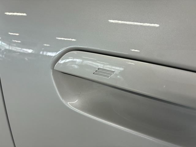 ＭＩＮＩ カントリーマン　Ｃ　ＤＣＴ　元試乗車　Ｍパッケージ　電動シート　ｈａｒｍａｎ／ｋａｒｄｏｎ（30枚目）