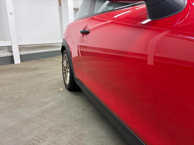 MINI クーパー C 3ドア DCT 元試乗車 FaovuredTRIM CarPlay アクティブクルーズ(11枚目)