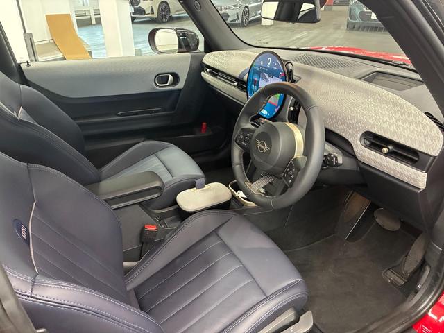 MINI クーパー C 3ドア DCT 元試乗車 FaovuredTRIM CarPlay アクティブクルーズ(19枚目)