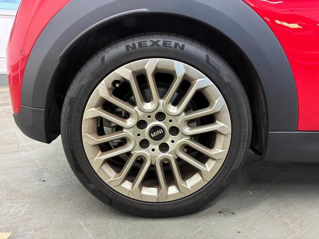 MINI クーパー C 3ドア DCT 元試乗車 FaovuredTRIM CarPlay アクティブクルーズ(40枚目)